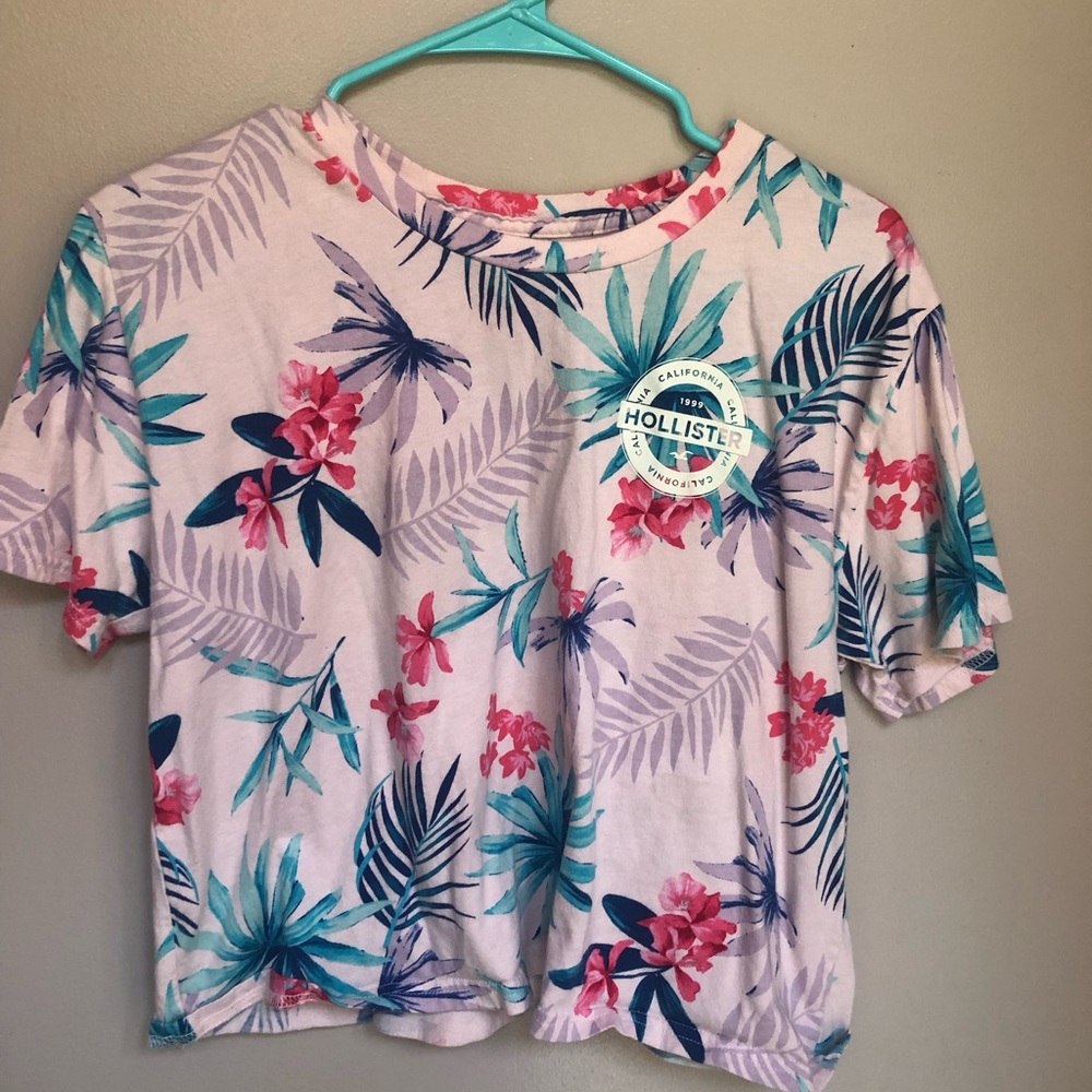 Shirt sleeve floral crop top